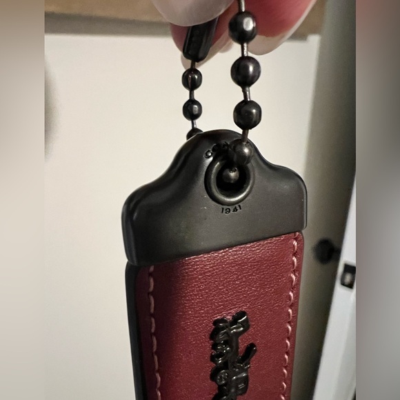 Coach 1941 Hangtag Merlot/Python Gunmetal - Picture 4 of 4